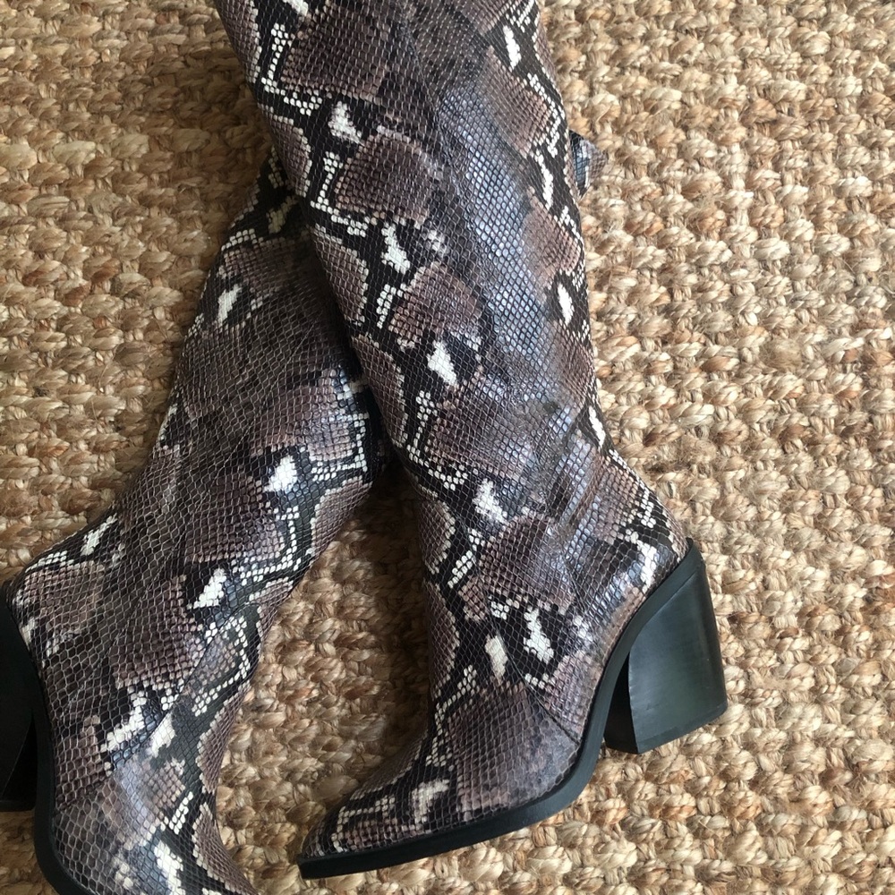 Vince Camuto Gravana Knee High Boots. Size 7.5 - Picture 9 of 15